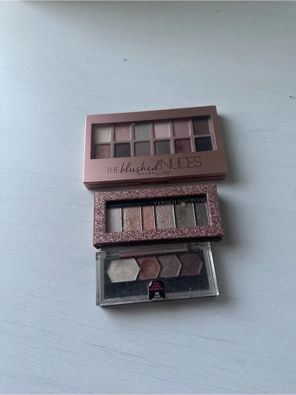 LIGHTLY SWATCHED - SET OF 3 EYESHADOWS